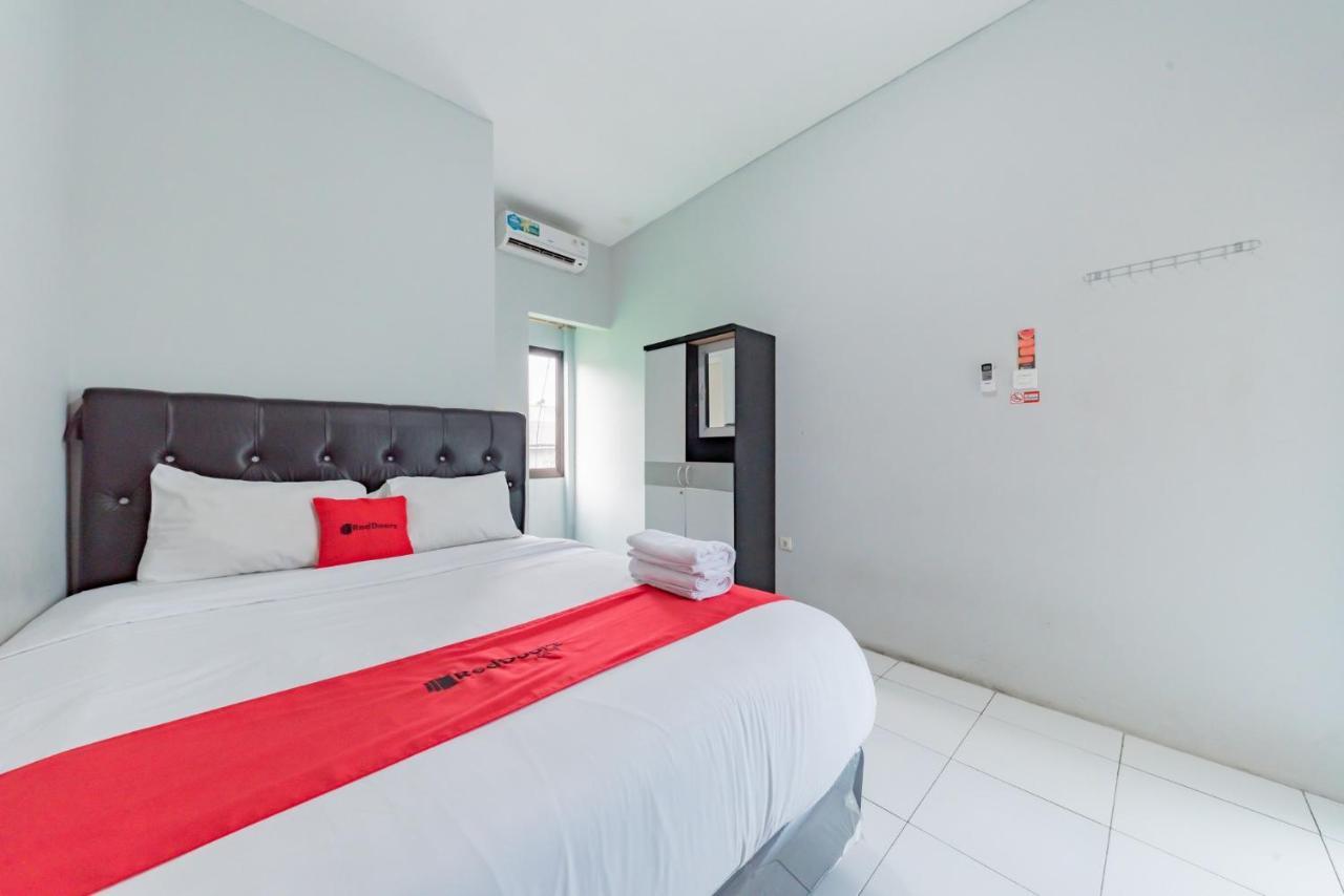 Reddoorz Syariah Near Rs Hermina Sukabumi Εξωτερικό φωτογραφία