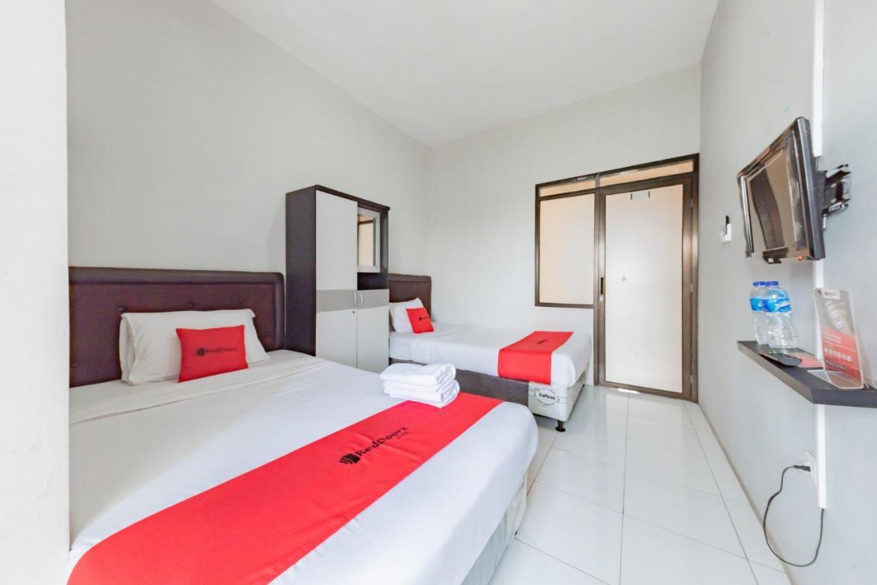 Reddoorz Syariah Near Rs Hermina Sukabumi Εξωτερικό φωτογραφία